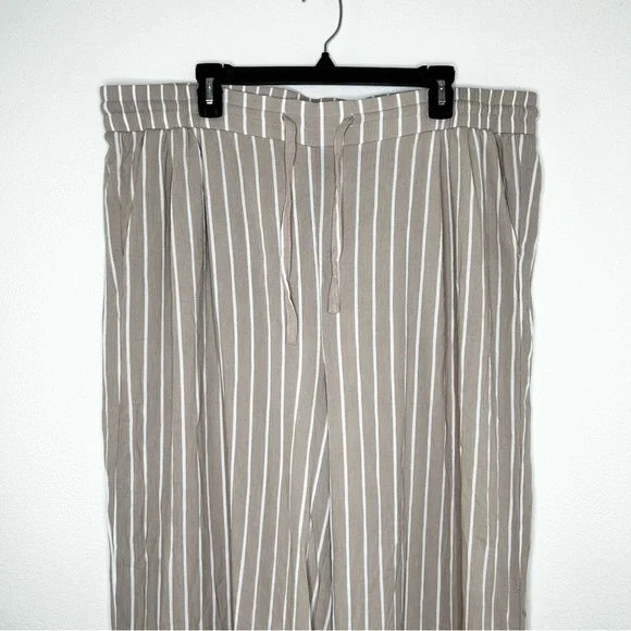 Torrid Womens Beige Striped Wide Leg Pull-On Pants Elastic Waist Pockets 2/ 2X - Picture 2 of 9